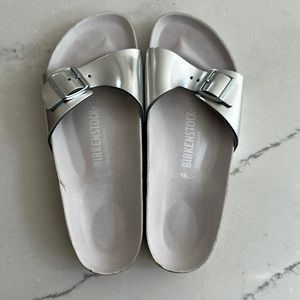 Birkenstock Madrid sandal in silver metallic size 40